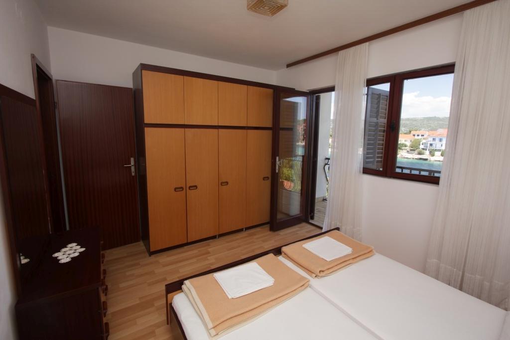 Apartments And Rooms Porto Ražanj 객실 사진