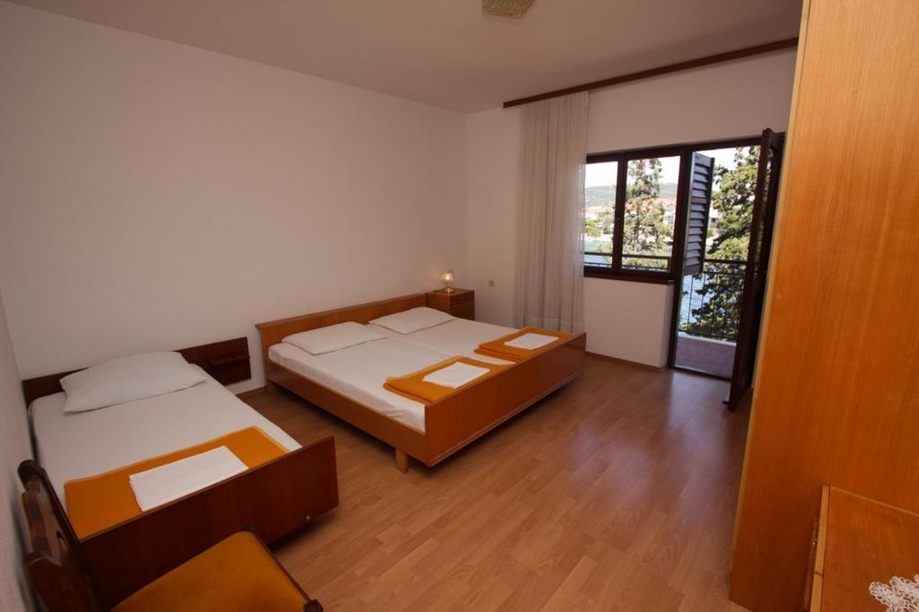 Apartments And Rooms Porto Ražanj 객실 사진
